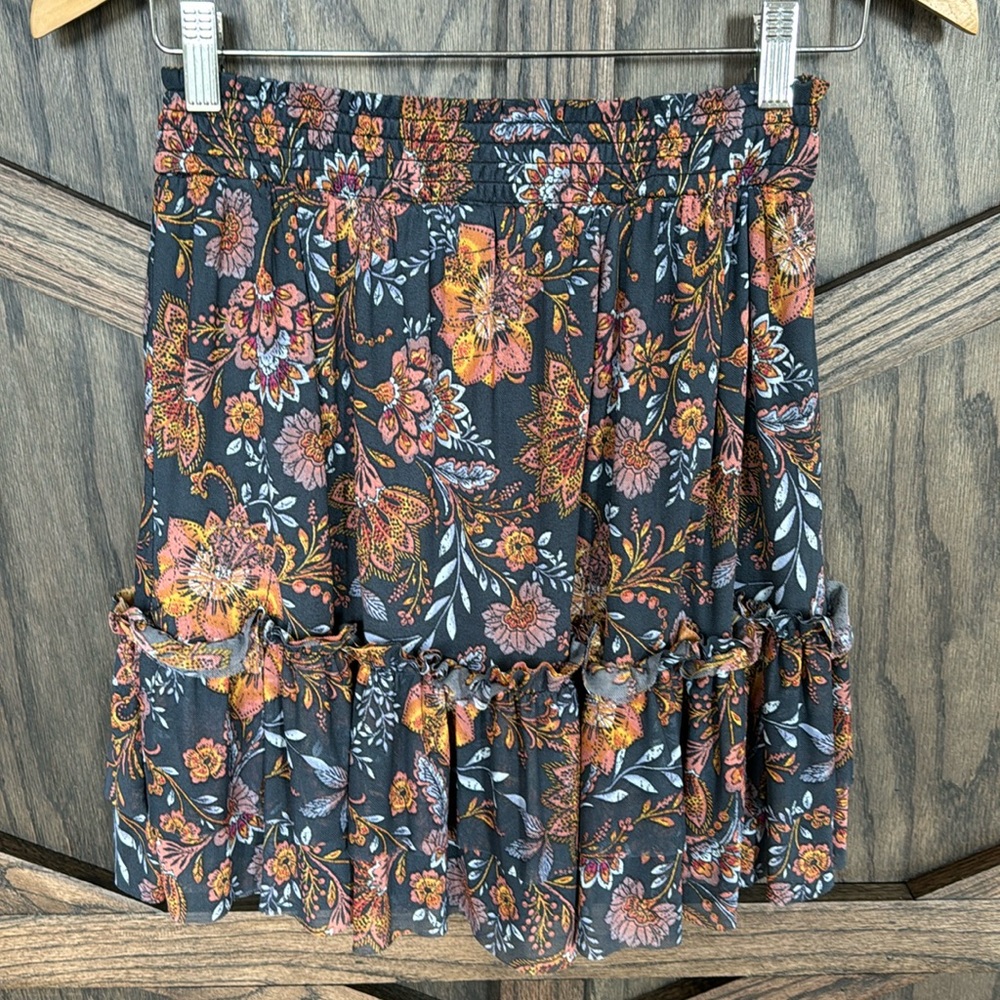 NWOT 🧡 Never Worn Evereve Brand Floral Skirt